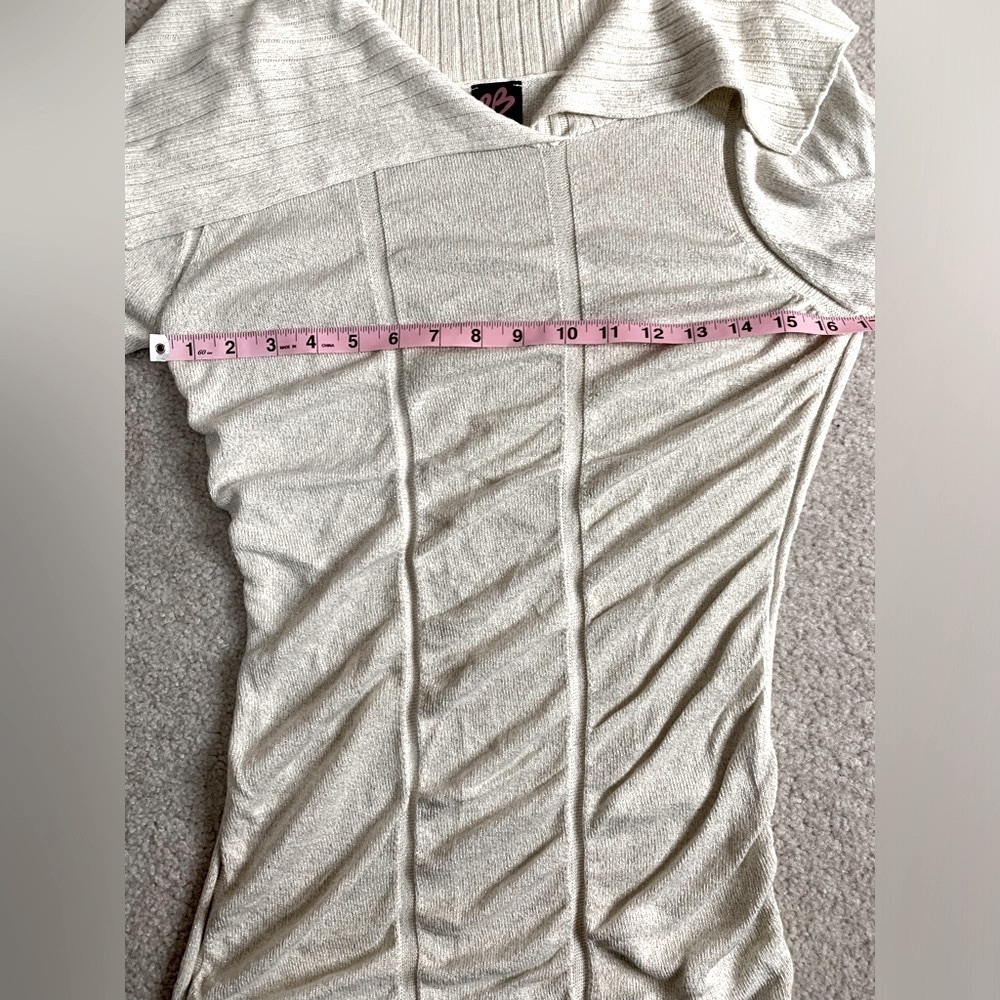 2B Bebe Women Ruched Sweater Metallic Gold Thread Size Medium - Picture 4 of 7